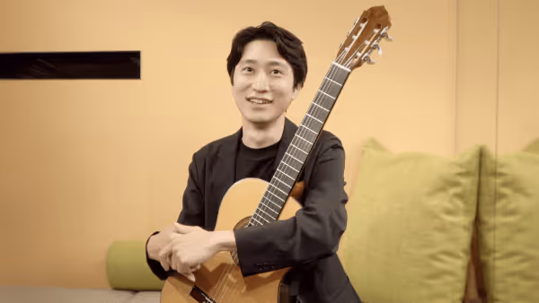 クラシックギター講師 徳永真一郎