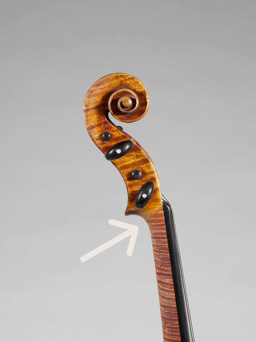 改修跡の残るストラディヴァリウス
(Metropolitan Museum of Art蔵)